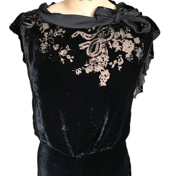 Vintage burnt velvet black midi frilly dress with flowy sleeves - Picture 2 of 16